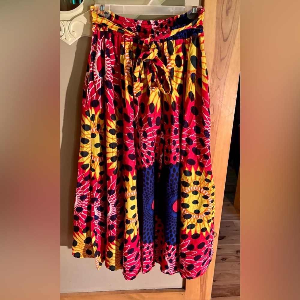 ⭐️African Stars Bold Polka Dot & Circle Print Skirt- One Size Fits Most⭐️